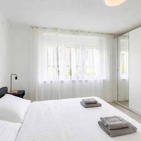 Fortica Garden Apartment, Arena, Free Parking Apartamento *