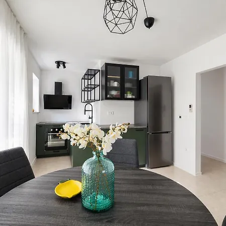 Fortica Garden Apartment, Arena, Free Parking Пула