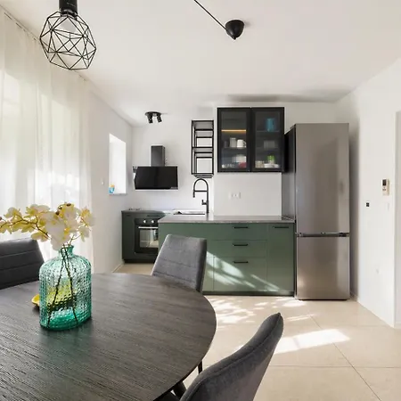 Fortica Garden Apartment, Arena, Free Parking Apartamento *