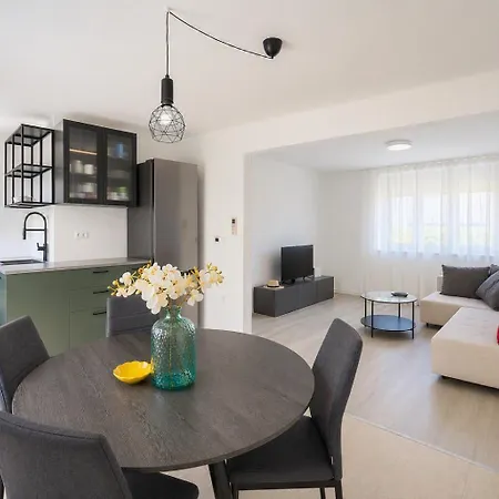 Apartamento Fortica Garden Apartment, Arena, Free Parking