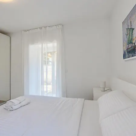 Fortica Garden Apartment, Arena, Free Parking Апартаменти